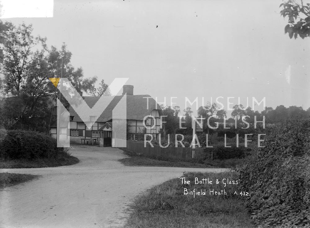 Exterior of The Bottle and Glass public house, Binfield Heath