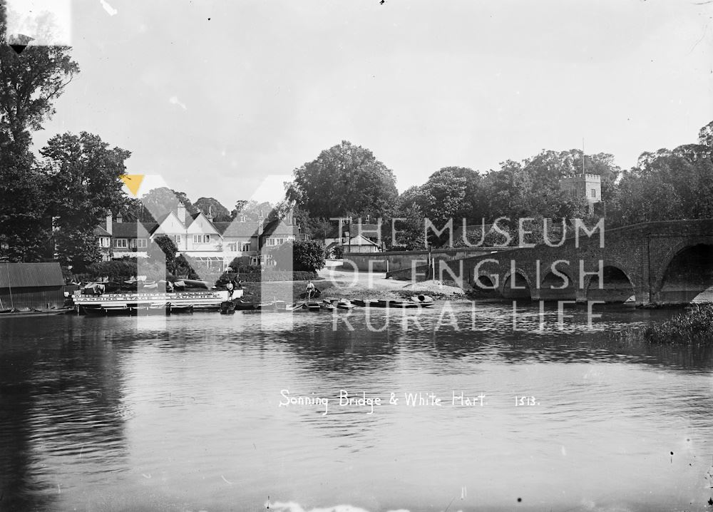 Sonning bridge and White Hart hotel (1513)