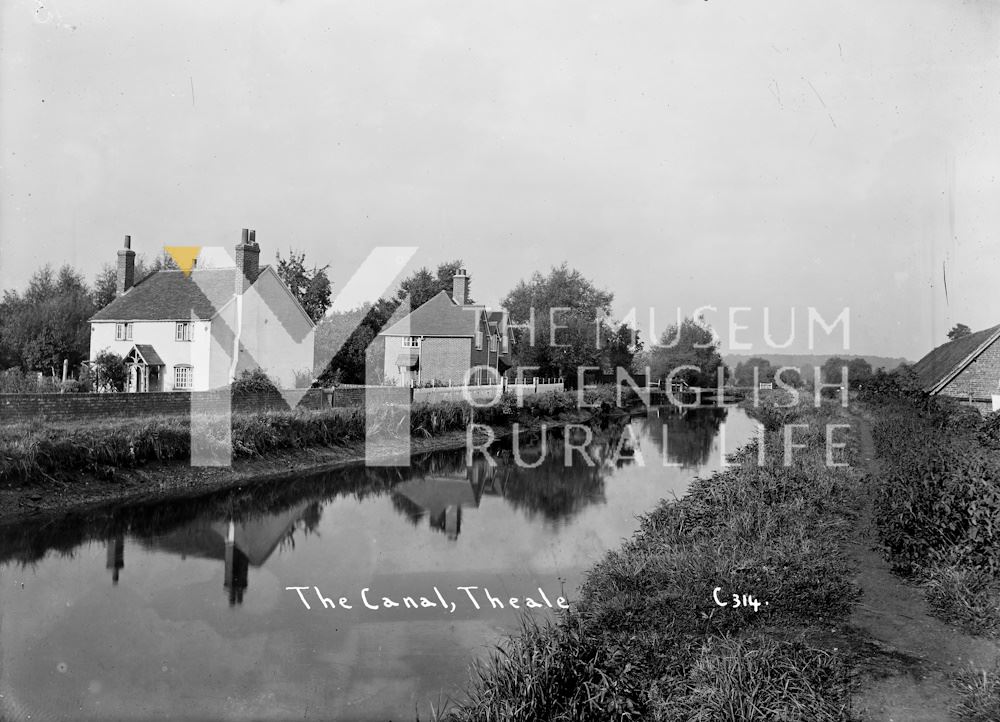 Canal at Theale (C314)