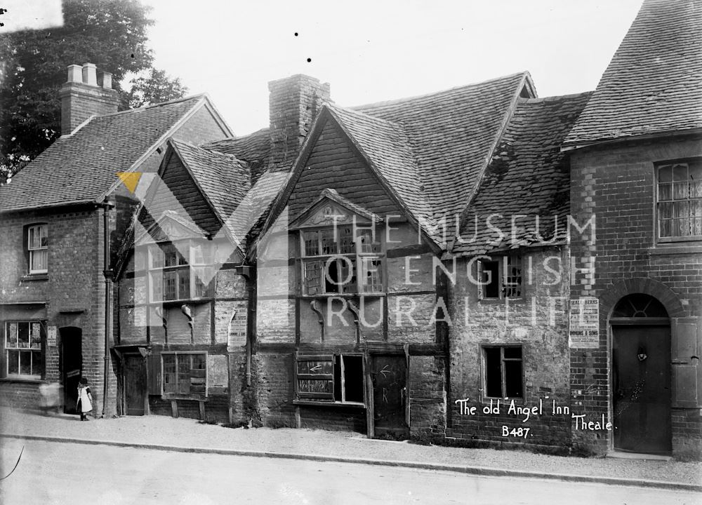 Exterior of The Old Angel Inn, Theale (B487)