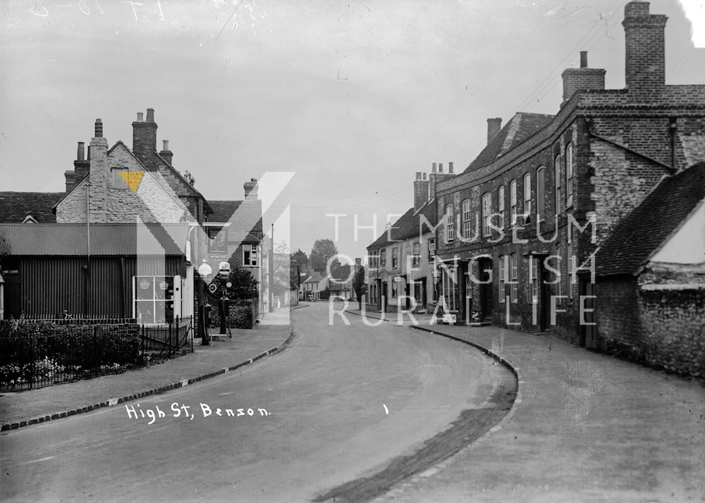 High Street, Benson