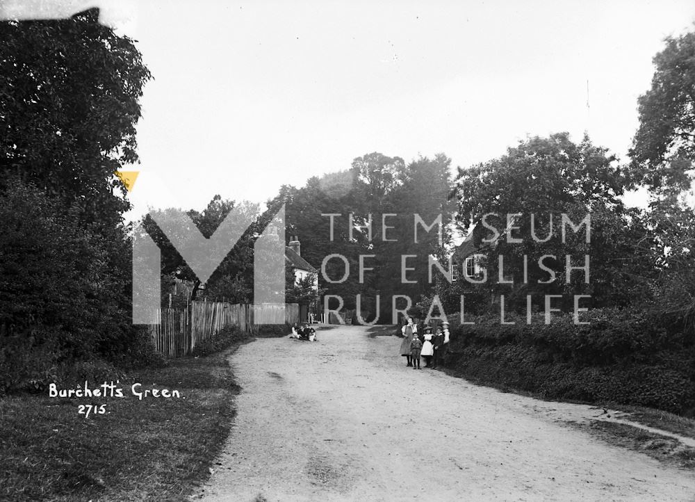 Unidentified road and houses at Burchett's Green