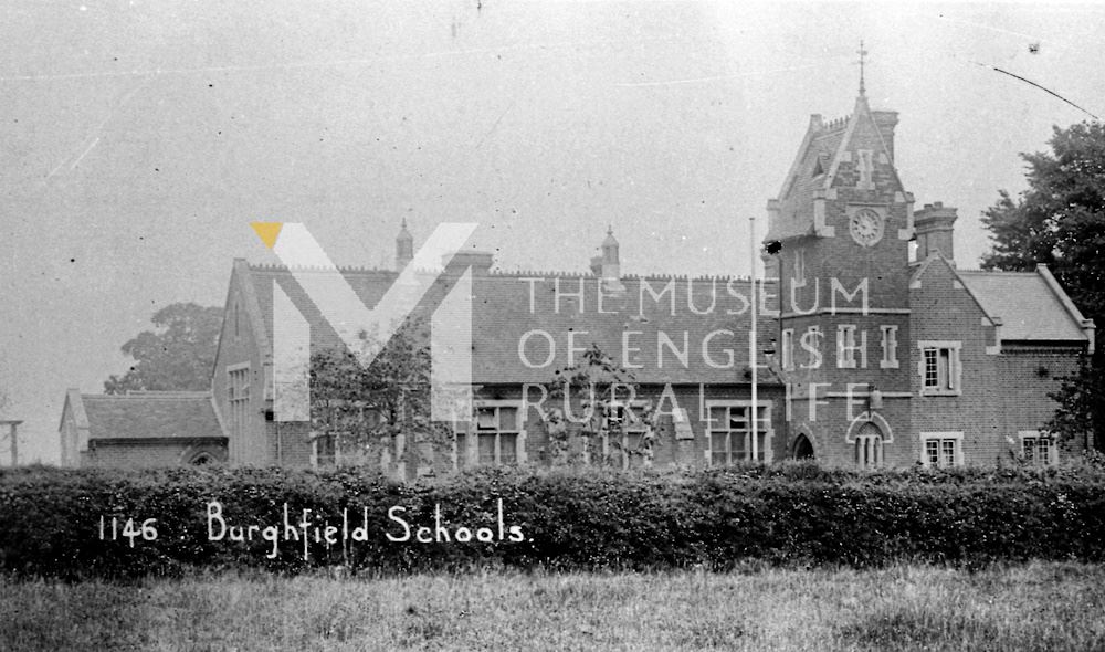 Exterior of schools at Burghfield