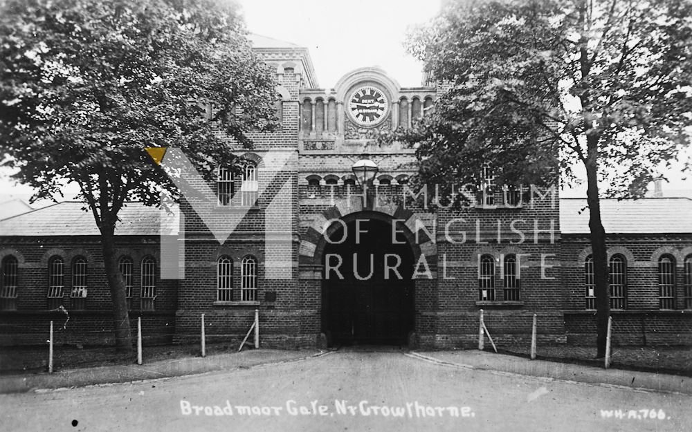 Gate to Broadmoor Asylum, Crowthorne